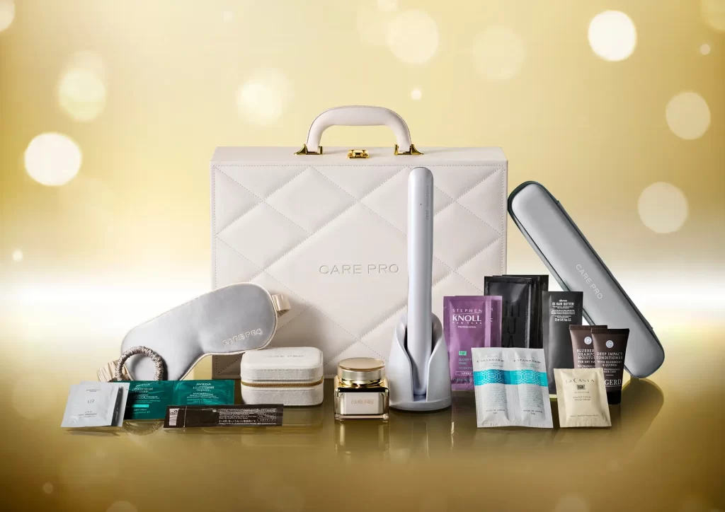 2025年クリスマスコフレ】冬を彩る、煌めきのトラベルキット。サロン