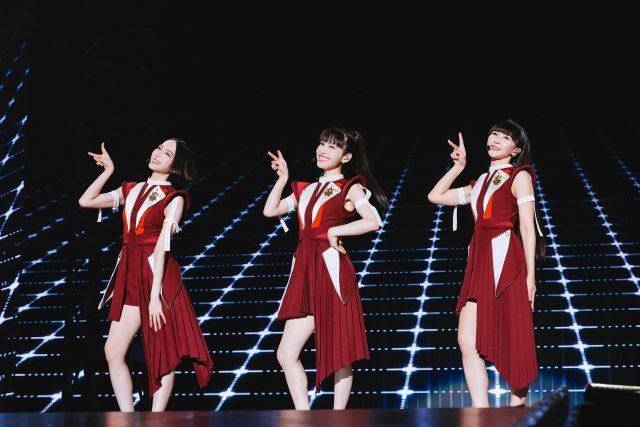 Perfume、東京ドーム公演ライヴ・レポート これからも3人はこれまで