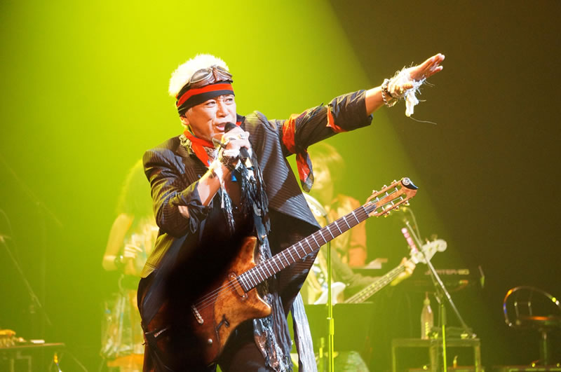 玉置浩二、7年ぶりのソロ・ツアーが開幕 - CDJournal ニュース