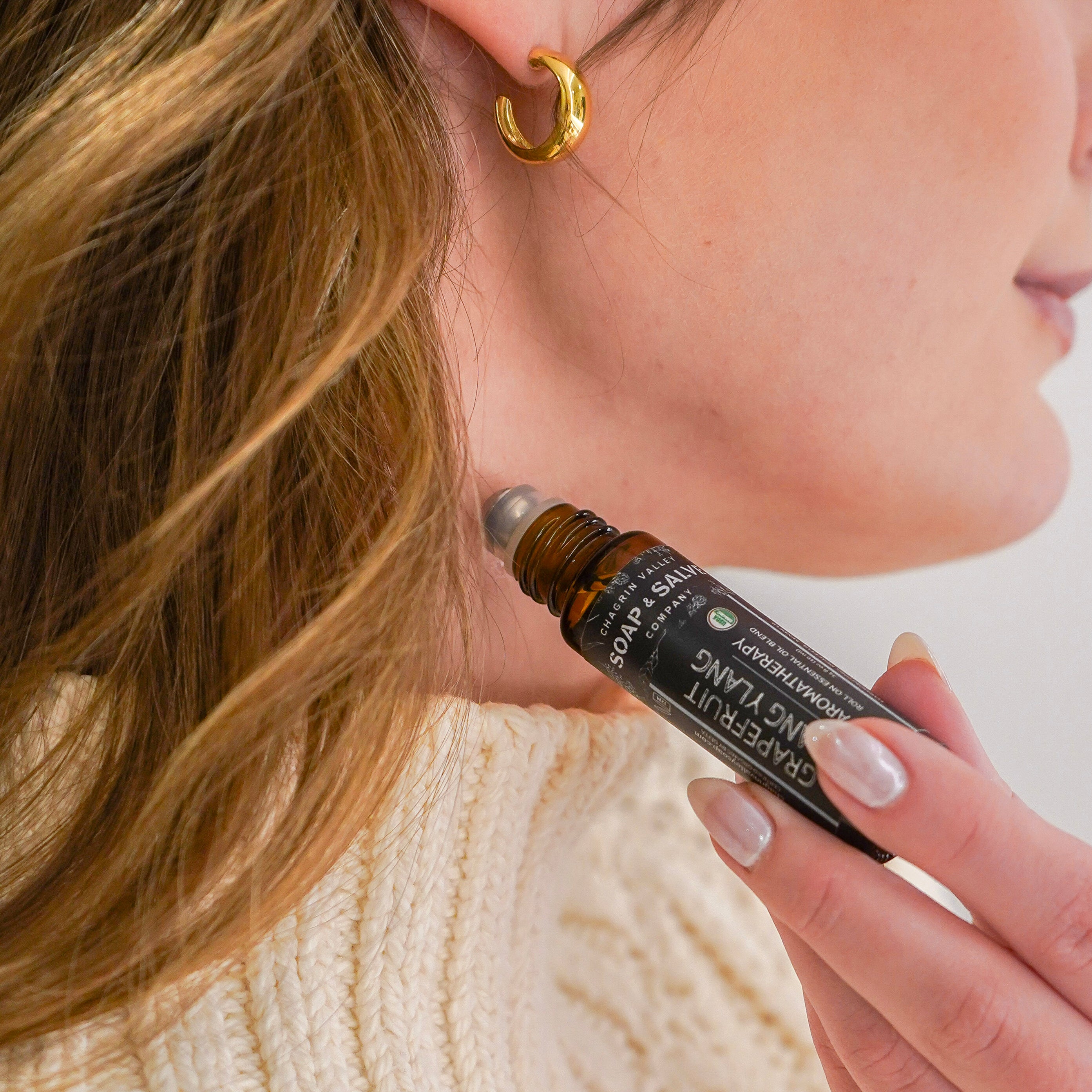 Aromatherapy Essential Oil Roll On: Cedar Rose – Chagrin Valley