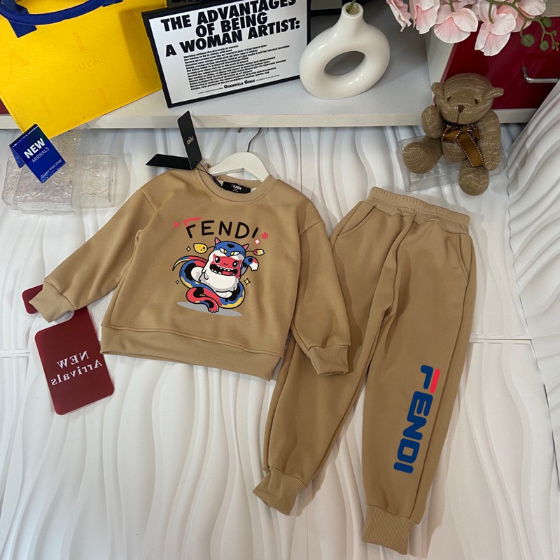 fendi 子供服キッズ フェンディ風アニマルプリントスウェット ベージュ