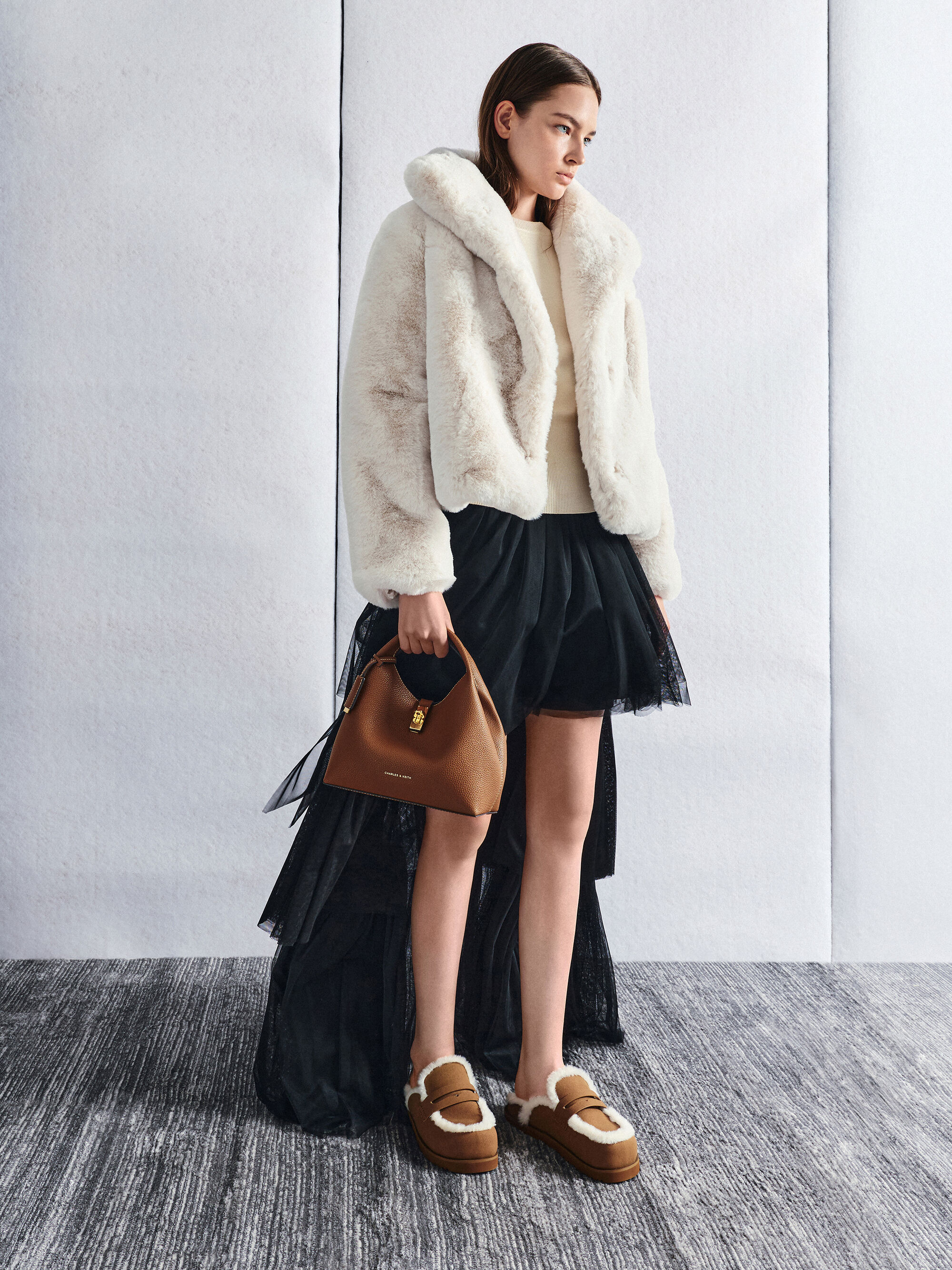 Chance チャンス メタリックアクセントバケットバッグ - チョコレート