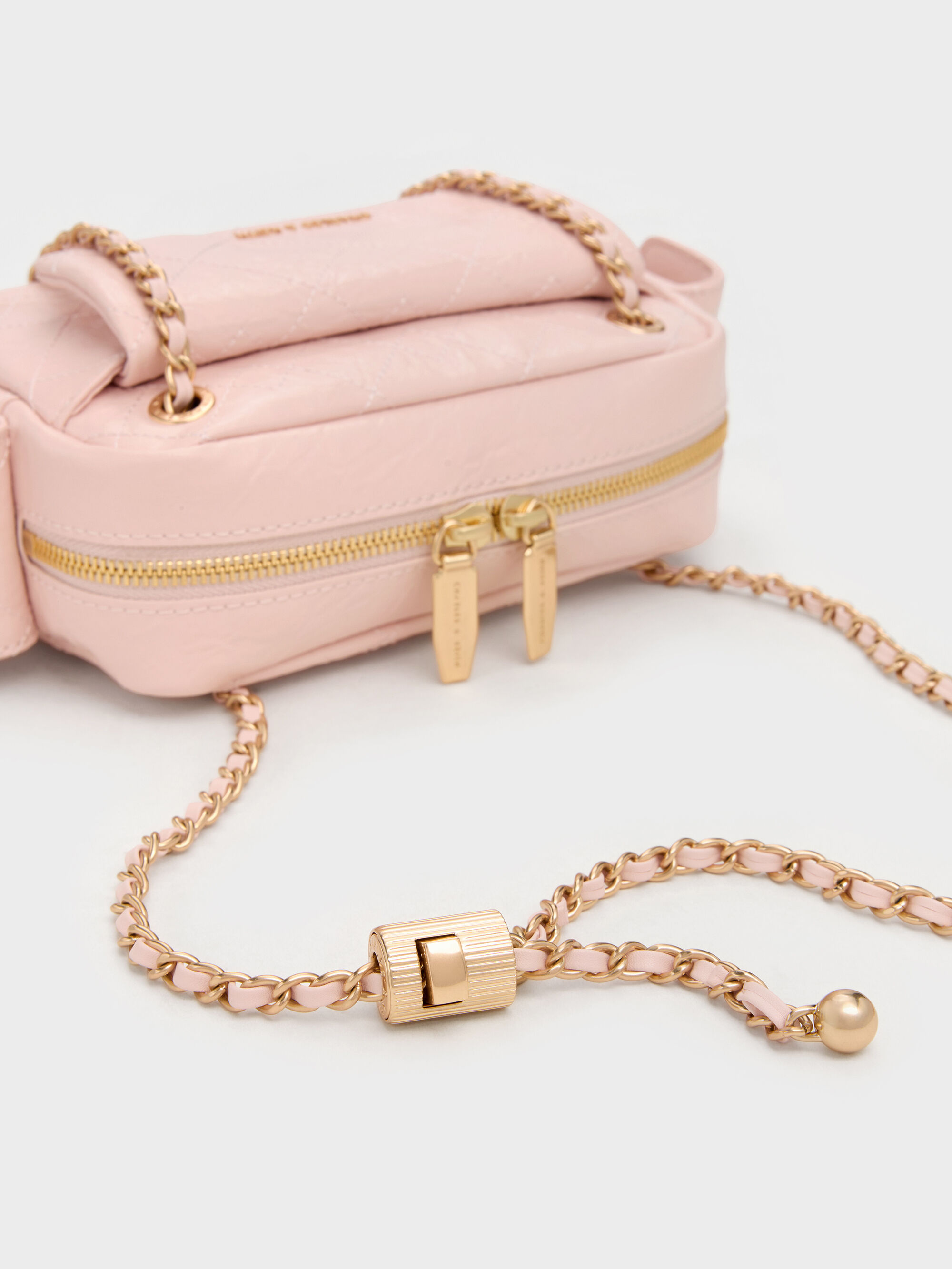 Duo ドゥオ キルトクロスボディーバッグ - ソフトピンク | CHARLES