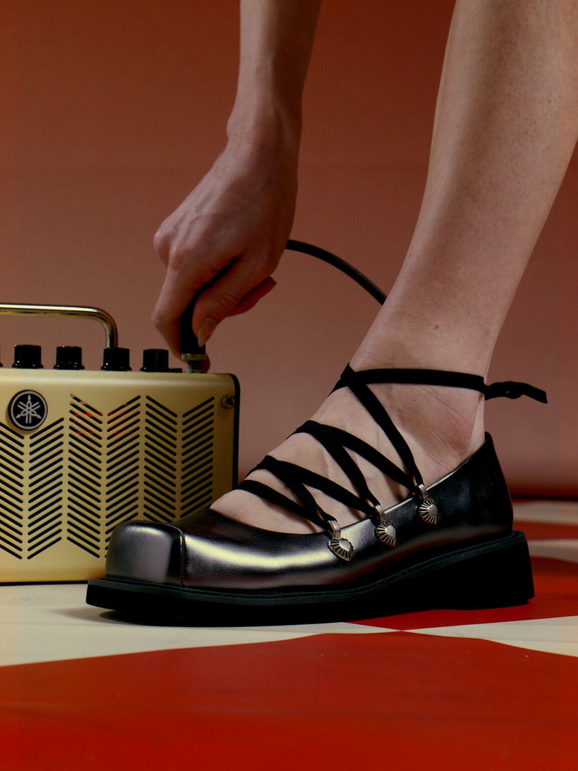 ハートエンベリシュッド レースアップバレエフラット - ピューター