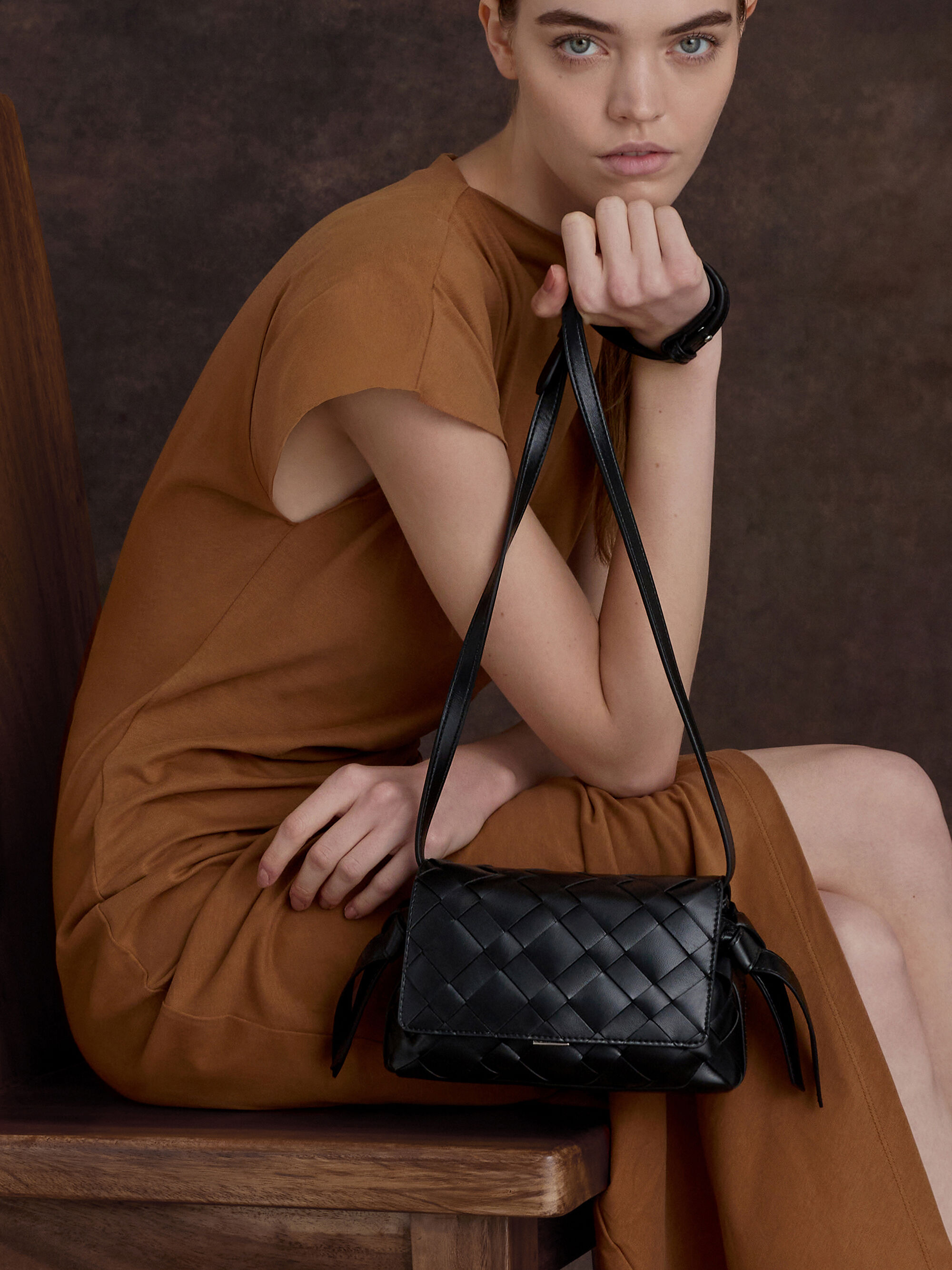 Ivette イヴェット ウーブンクロスボディバッグ - ノワール | CHARLES