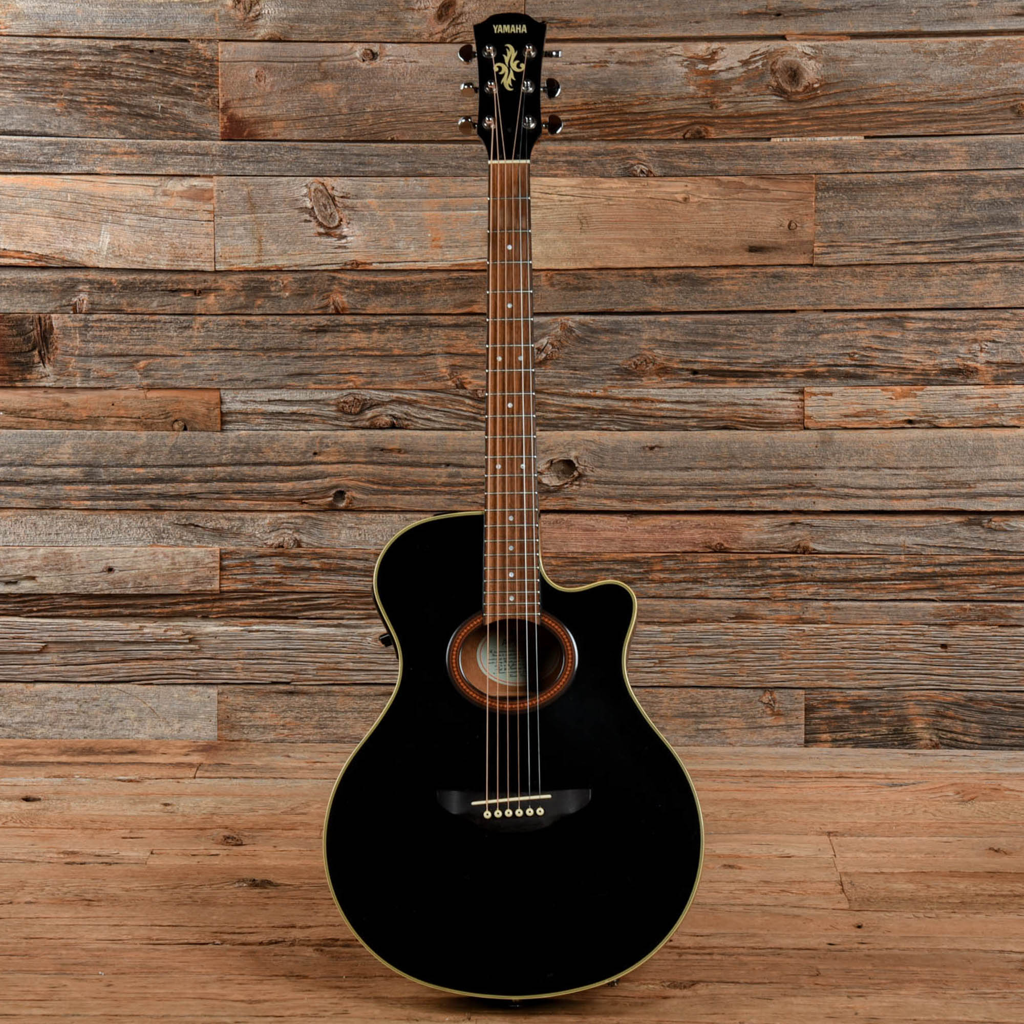 Yamaha APX 4A Black – Chicago Music Exchange