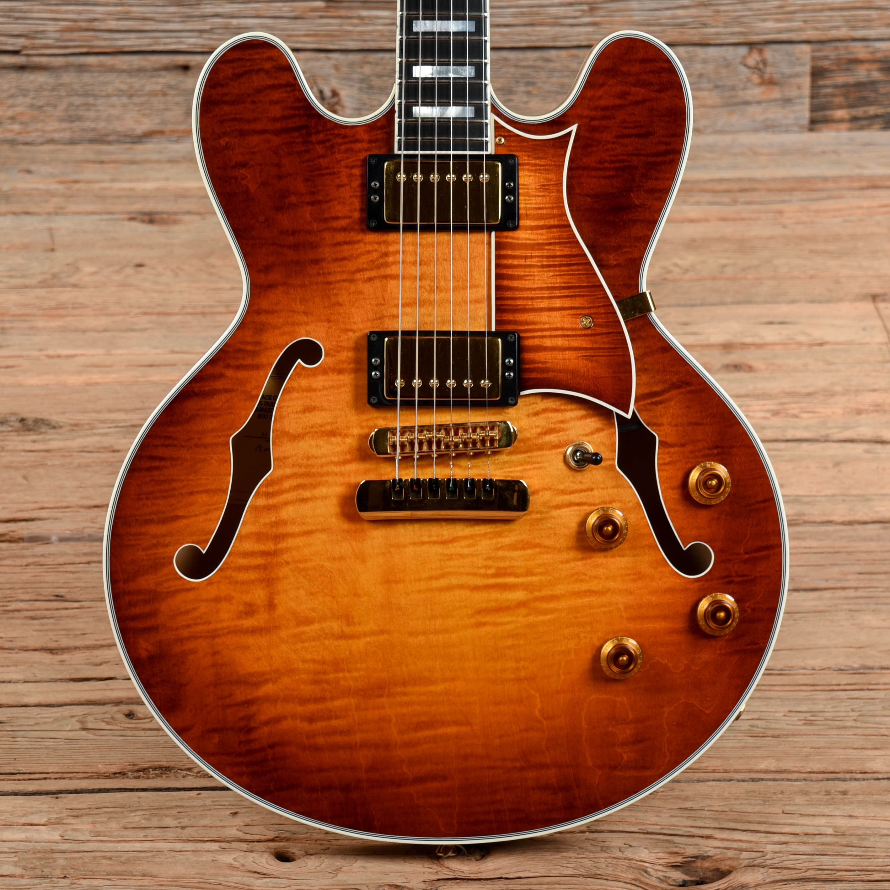 Heritage H-555 Sunburst 1998 – Chicago Music Exchange
