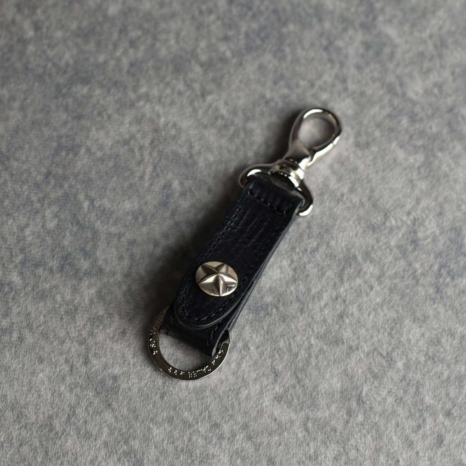 CALEE - SILVER STAR CONCHO LEATHER KEY RING (BLACK) / シルバー
