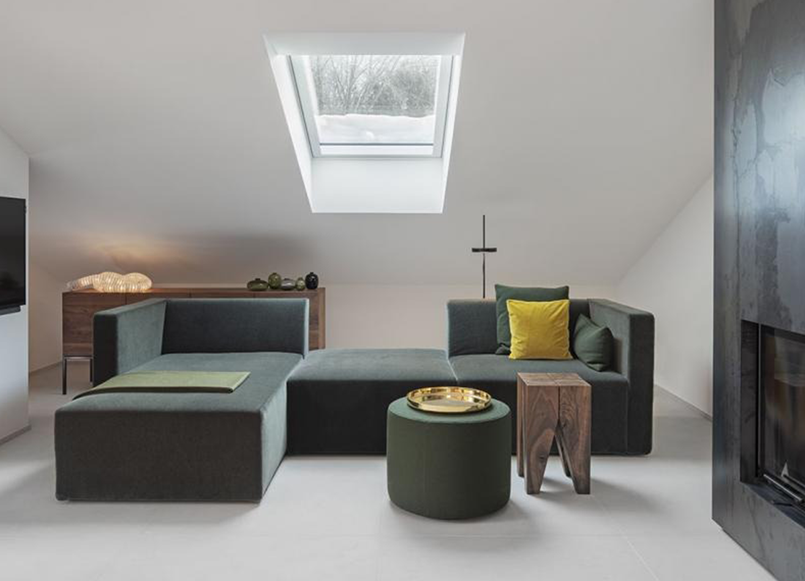 e15 / イーフィフティーン】BACKENZAHN SIDE TABLE バッケンザーン