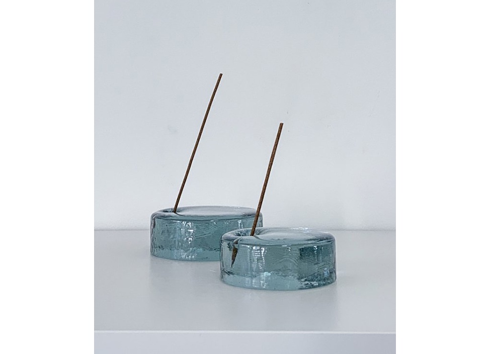 wa/ter / ウォーター】INCENSE STAND 90φ / blue greyの商品詳細ページ