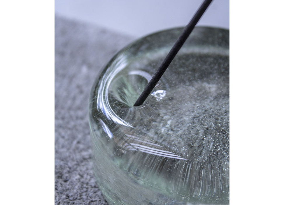 wa/ter / ウォーター】INCENSE STAND 90φ / blue greyの商品詳細ページ