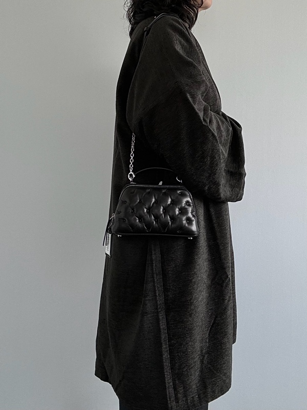 Maison Margiela】“グラムスラム” エンブローダリートラペゾイドバッグ