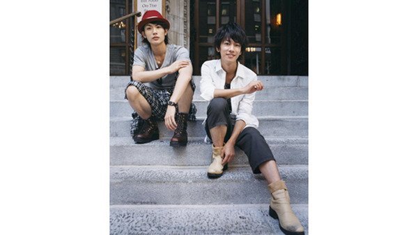 三浦春馬＆佐藤健がN.Y.の中心で鍋をつつく？ 5日間の旅を収めたDVD