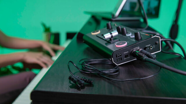 ローランドがストリーミング・ビデオ・ミキサー「V-02HD MK II」を発表