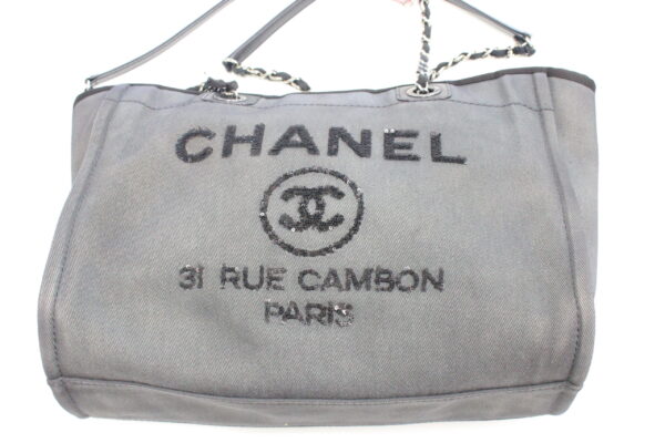 シャネルドーヴィル布バッグの黄ばみ 除去 | 高級製品のクリーニングと