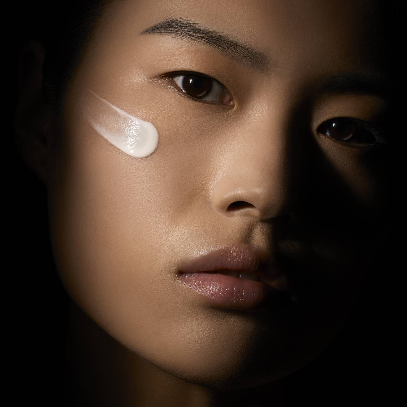 クラランスプレシャス プロテクトゥール UV | CLARINS® 公式通販