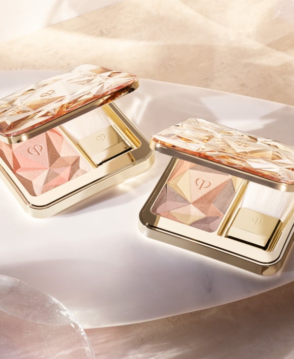 The Luminizing Face Enhancer | Clé de Peau Beauté