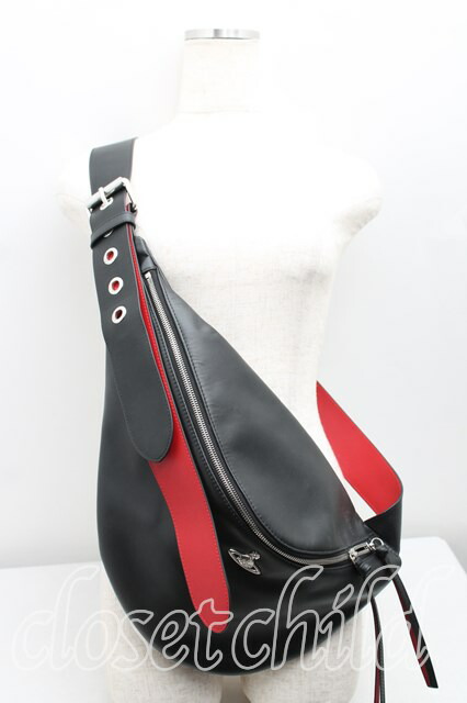 ヴィヴィアンウエストウッド PUNK変形ボデ イバッグ Vivienne Westwood