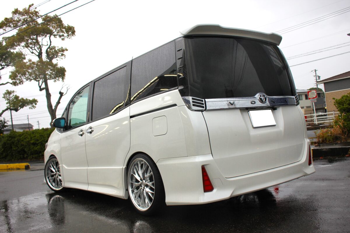 80VOXYに驚愕サイズのシュヴァートブルネン！リセッティングで内外