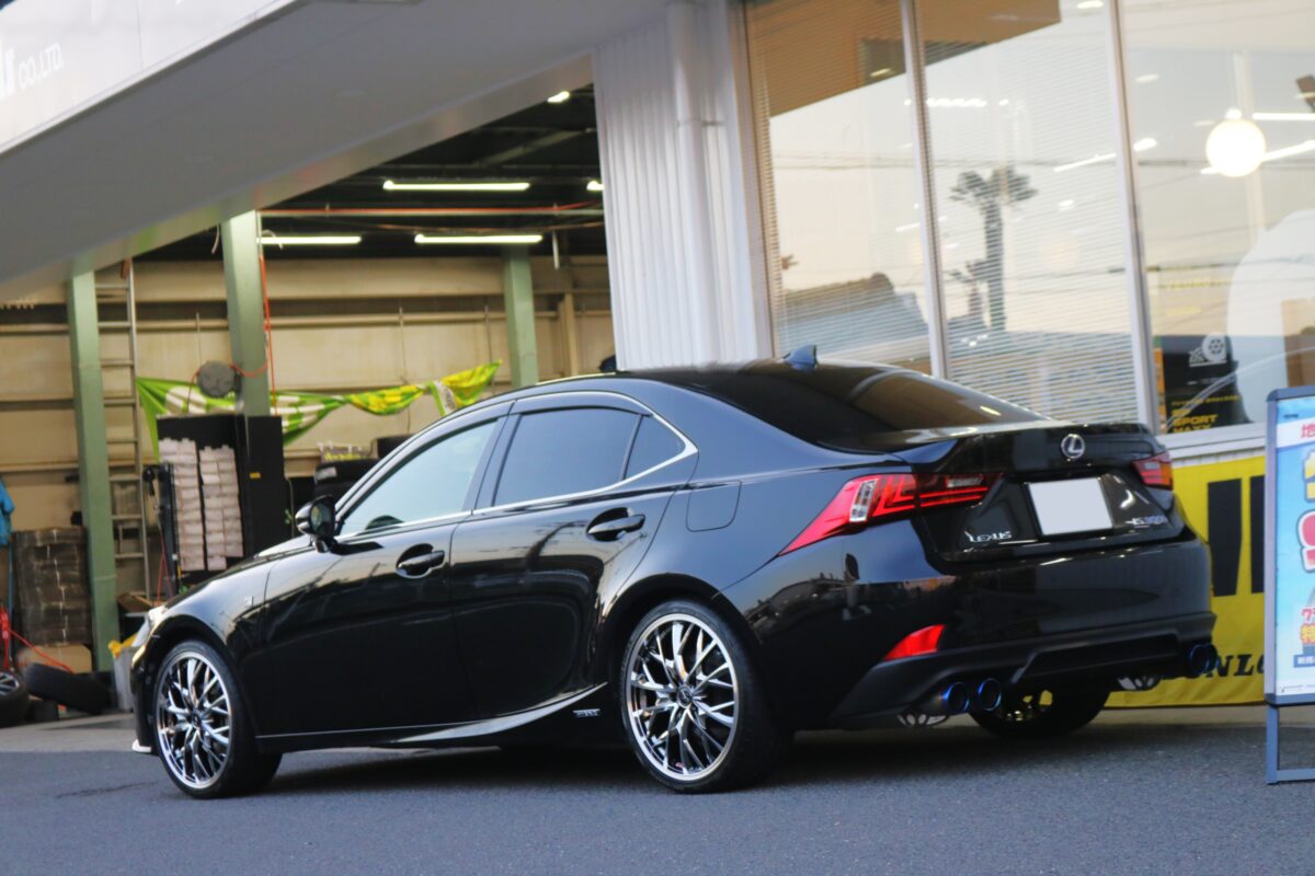 レクサスISにレオニスMVの19インチを装着したらこんなにイメージが