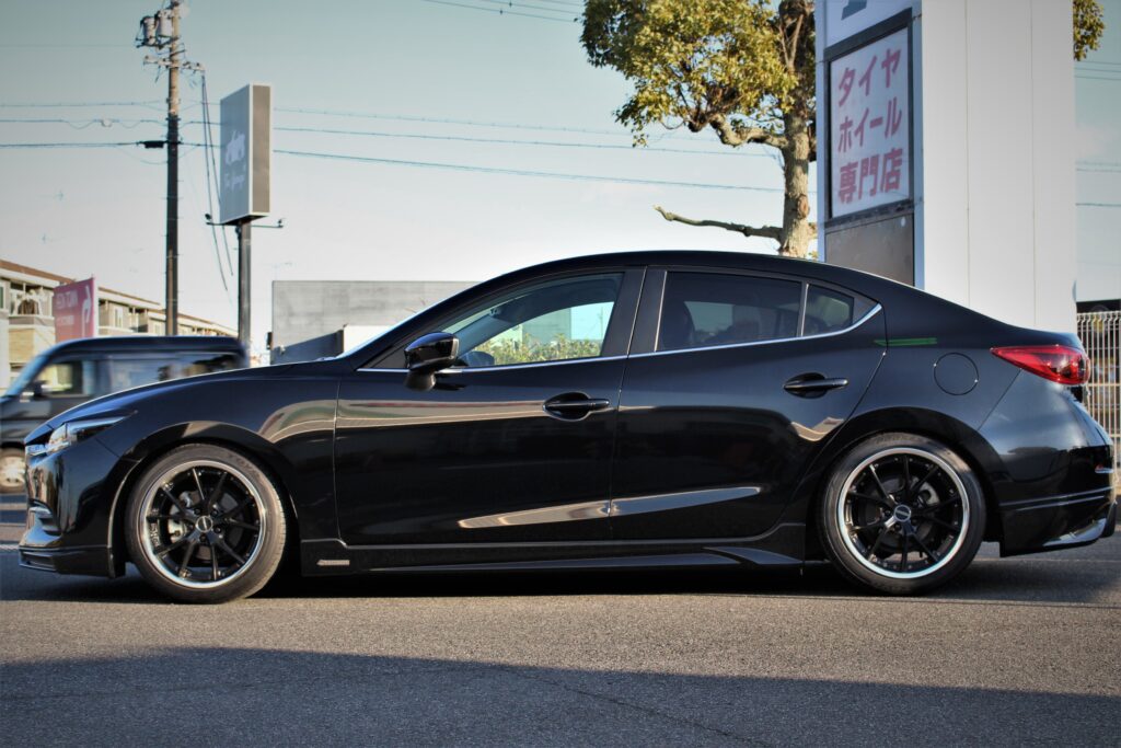 BM系アクセラセダン を車高調でローダウンしてみた。 | 鈴鹿店 | 店舗