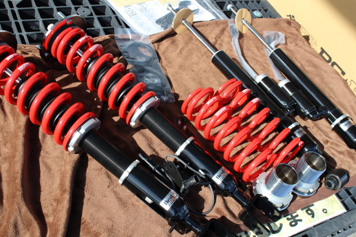 220クラウンに車高調 RSR ベストiアクティブで低めにセットアップ