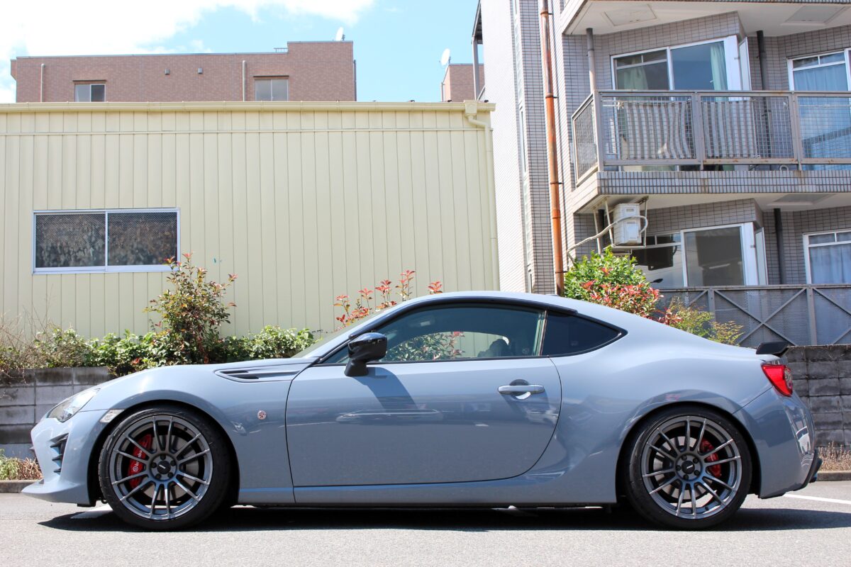 ☆ディープコンケイブ☆ 86に9.5J！グラムライツ 57XR 18インチを装着