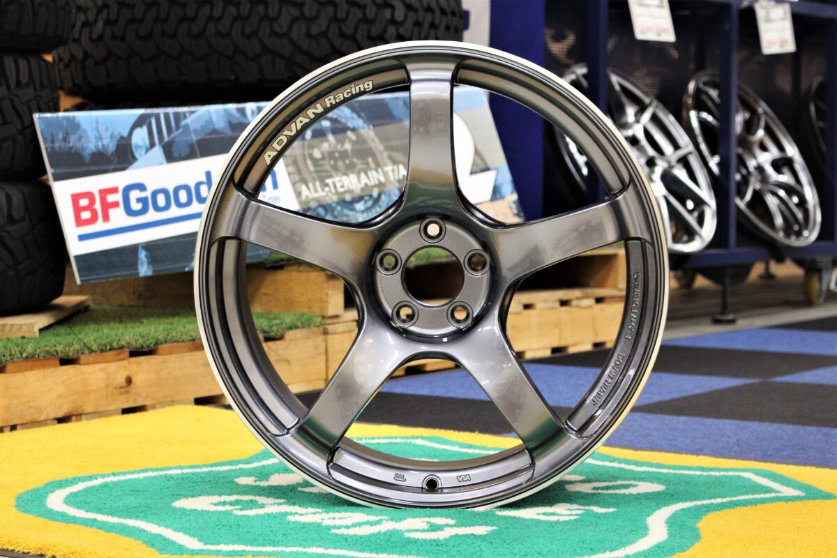 入荷情報】ADVAN Racing TC-4 8.5J 18インチ 5H100！GTRデザインを履い