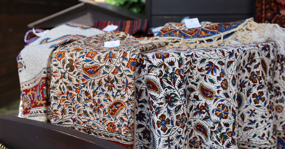 ペルシャ絨毯専門店｜手織ラグの店クラフトワーク