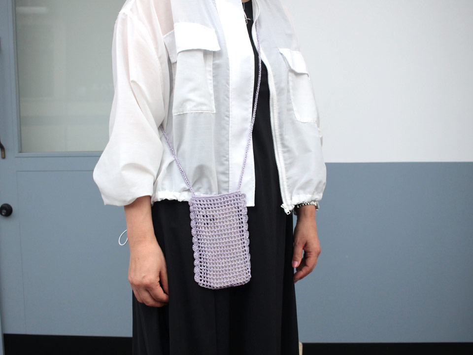 韓国毛糸で編むキラキラかわいい「スマホポシェット」の編み図が新登場