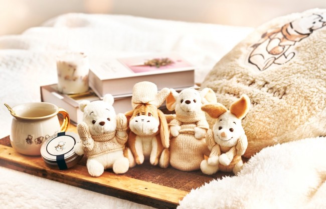 プーさんが“ロイヤルミルクティー”色に！ ふわふわの素材感が冬らしい