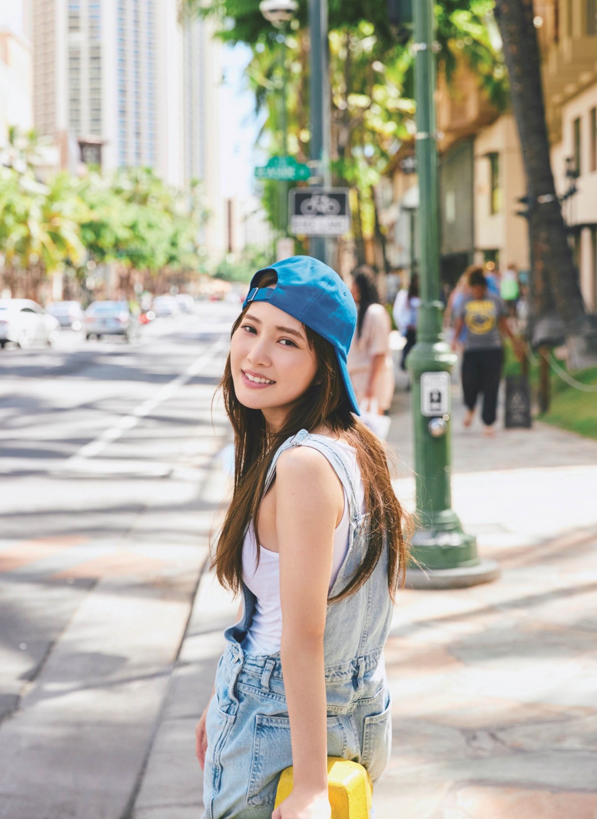 日向坂46・加藤史帆1st写真集、裏表紙4種類公開 「生涯一緒にいる人に