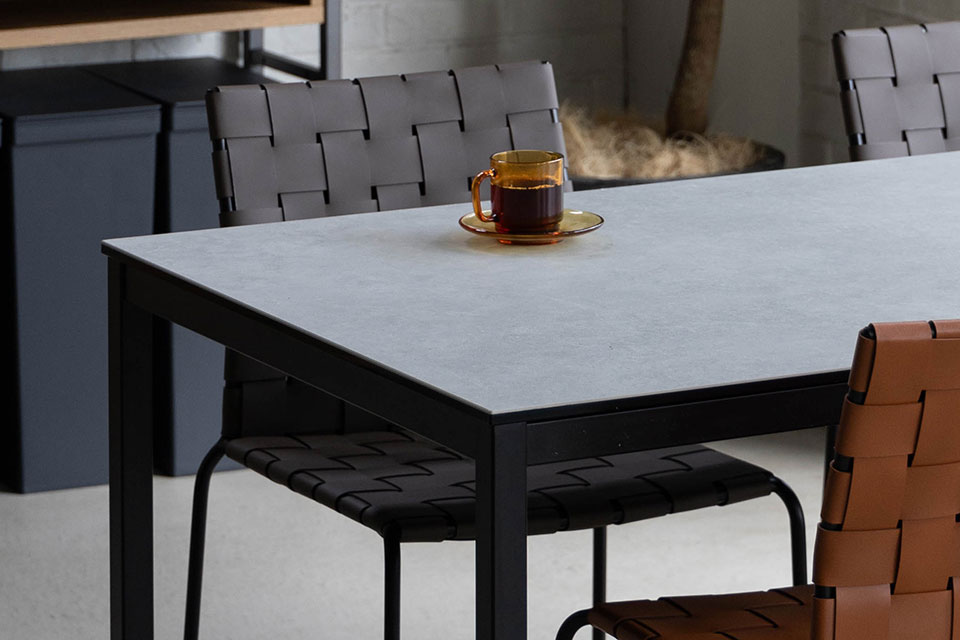 モルダダイニングテーブル｜テーブル｜CRUSH CRASH PROJECT