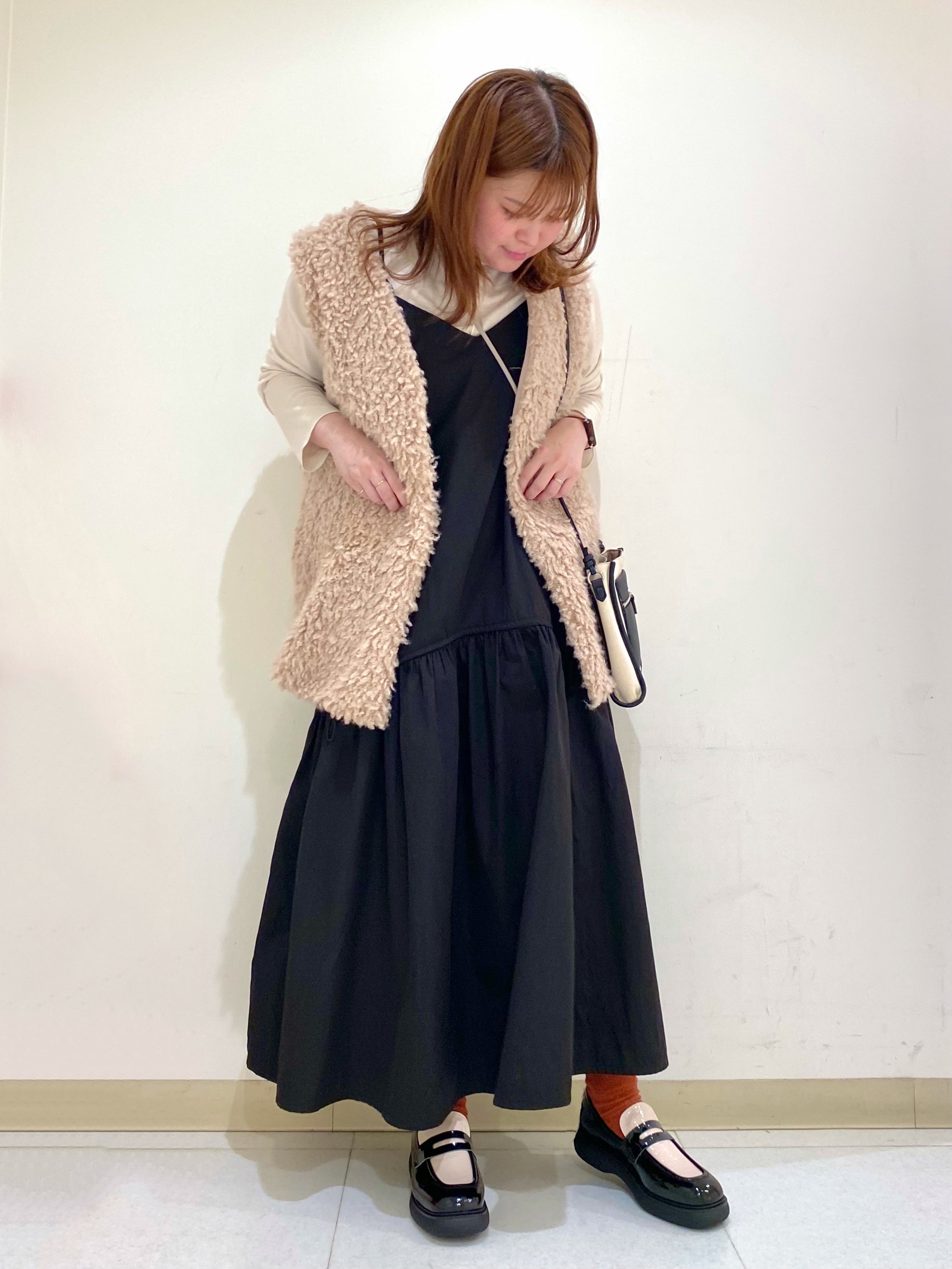 赤い靴下と合わせたい！大人の厚底ローファー | あしながおじさん