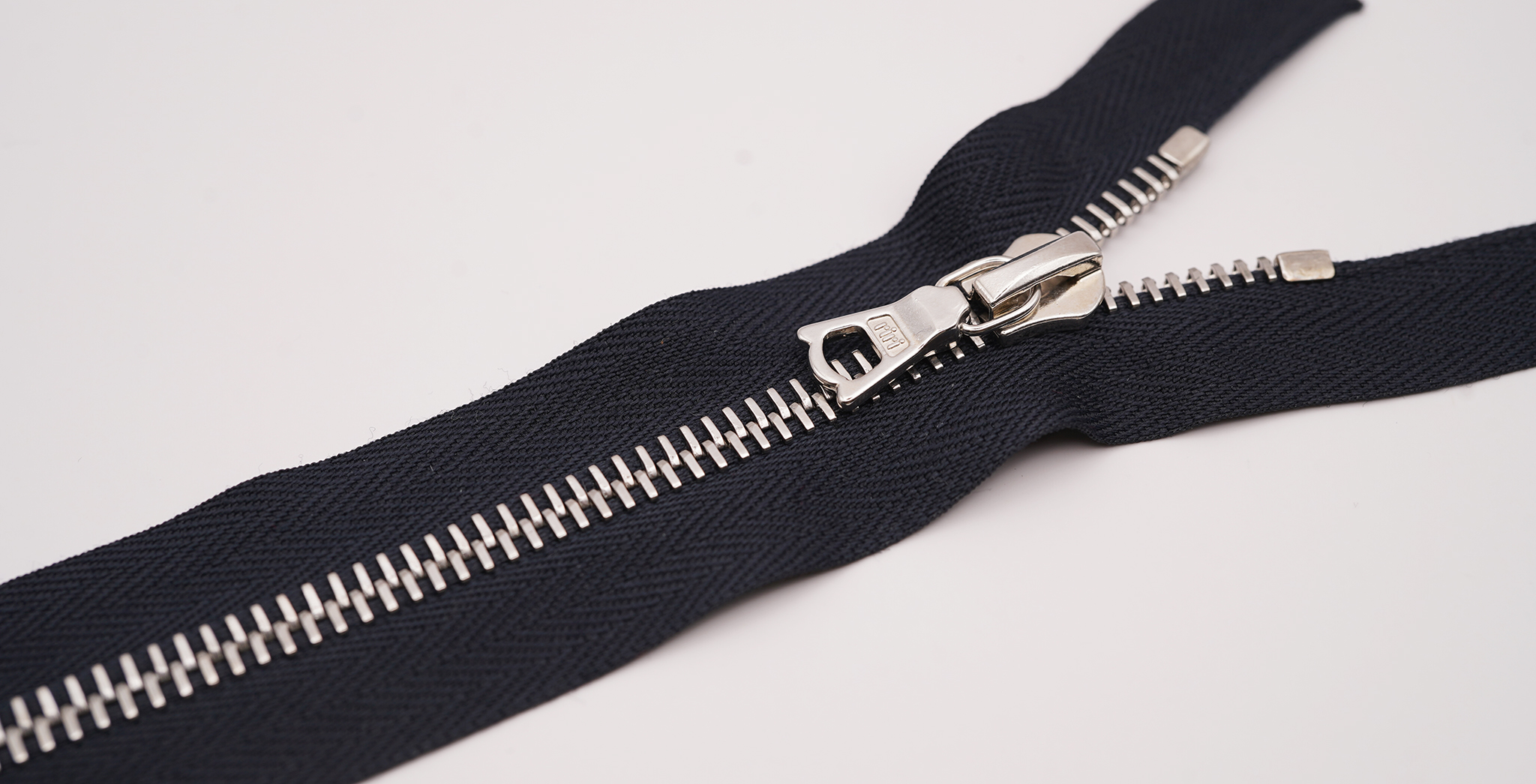 riri | アパレル副資材・OEM縫製委託なら株式会社クロップオザキ