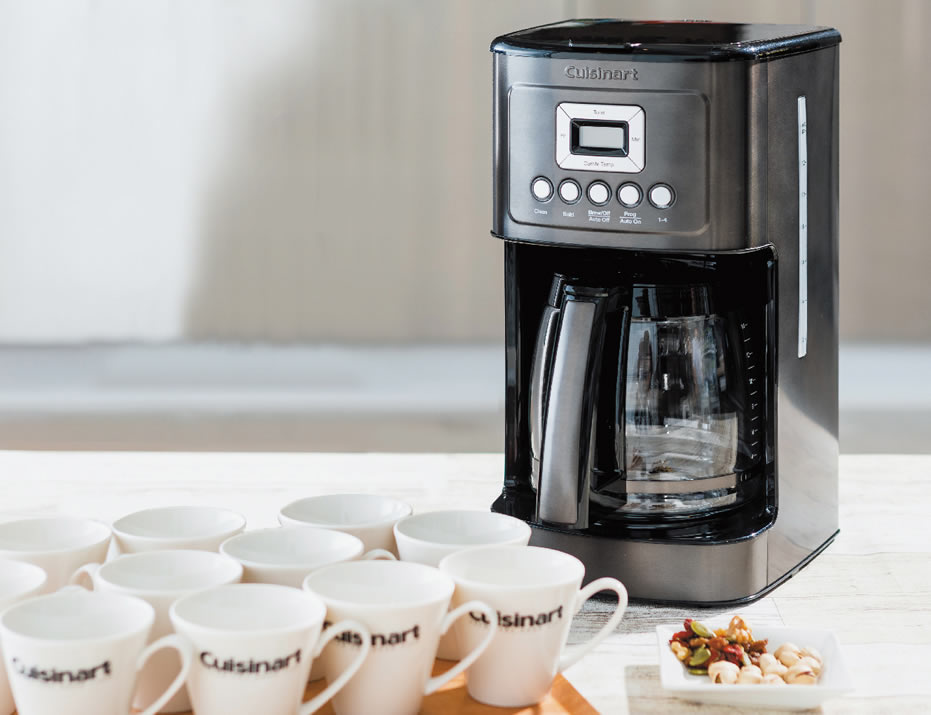 大容量なのにコンパクトサイズのコーヒーメーカー「DGB-625J 10カップ