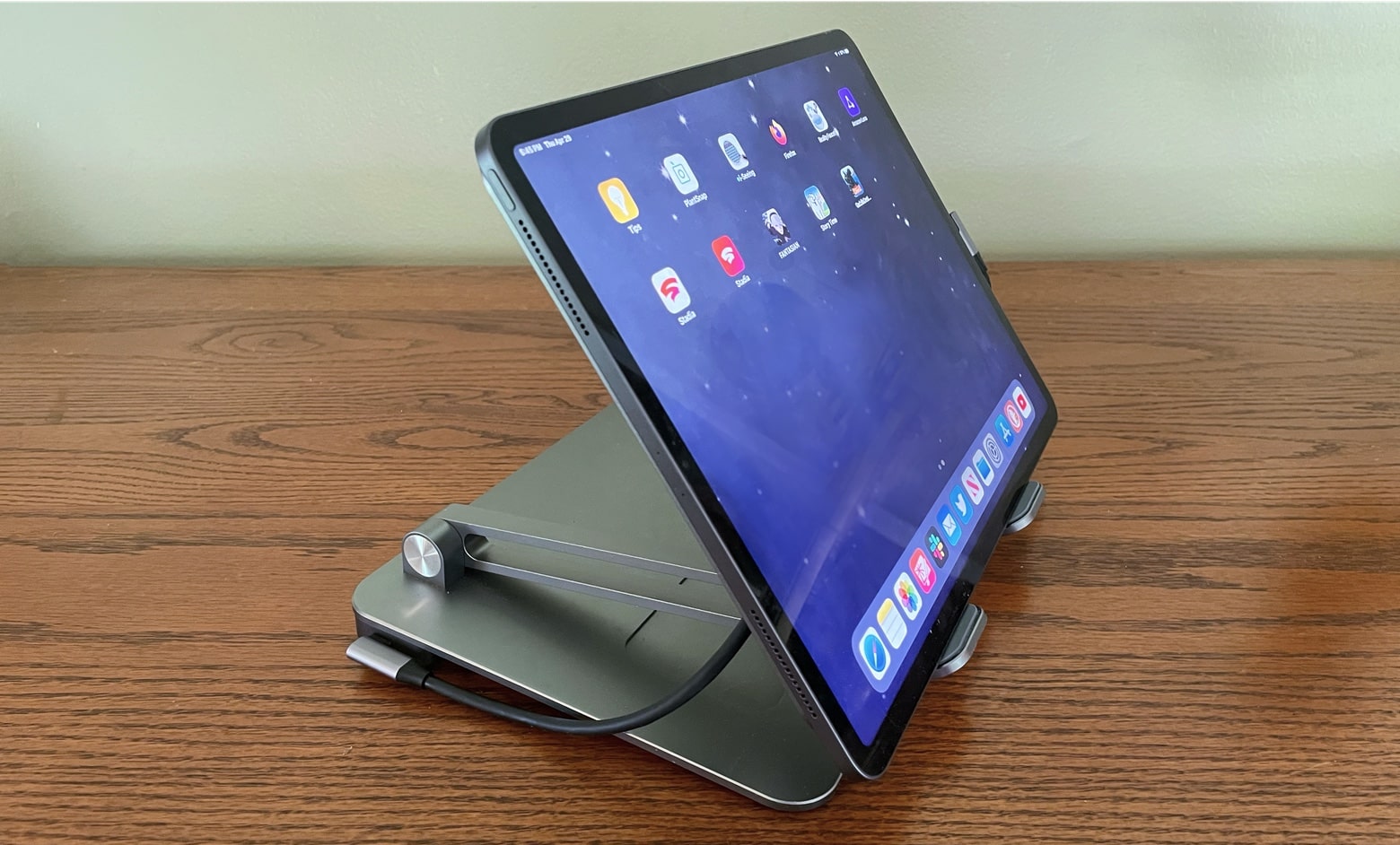 Maotoam Pro review: Brilliant laptop/tablet stand and 13-in-1 USB