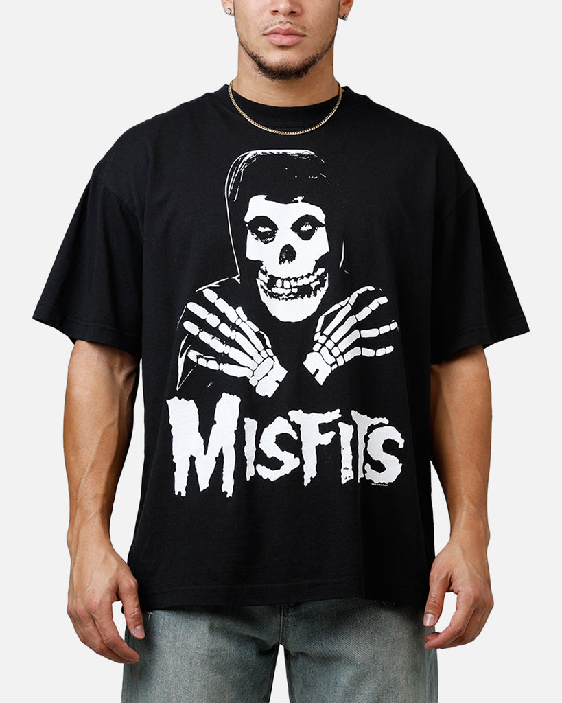 Global Merchandising Misfits Crossed Hands T-Shirt Black | Culture