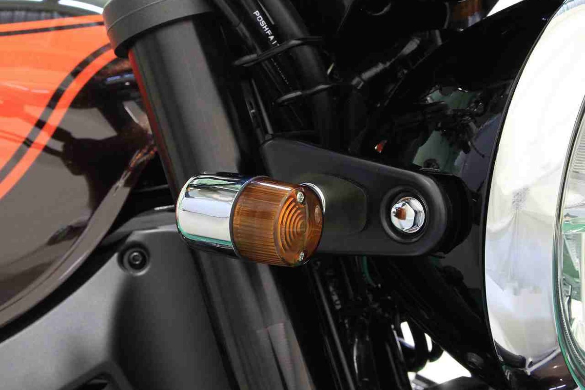 ポッシュフェイスがZ900RS用ボルトオンウインカーキットを発売