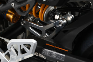 AELLA_Link-Plate-for-Ninja-ZX-