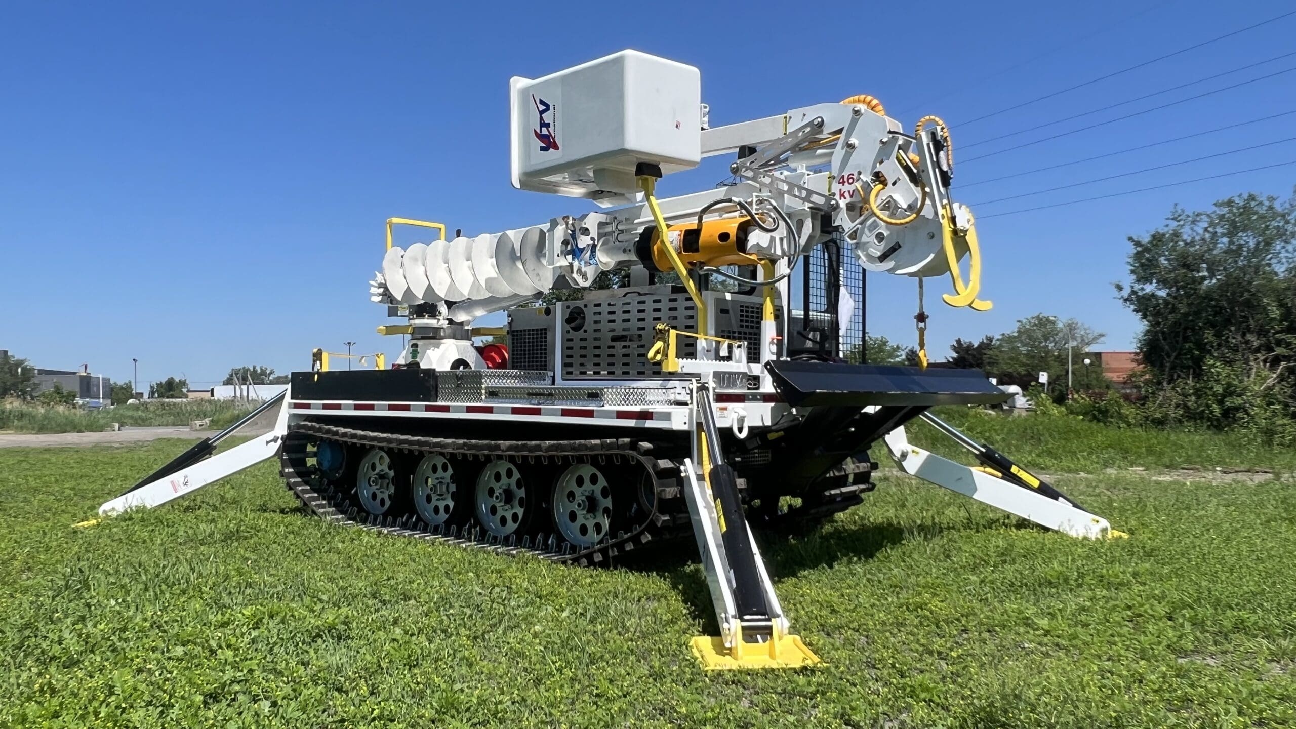 Achiever RT-02 DD - Custom Truck One Source