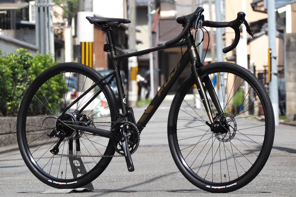 拡張性が抜群で、遊べる幅も広いグラベルロード【NEW】【2025年モデル