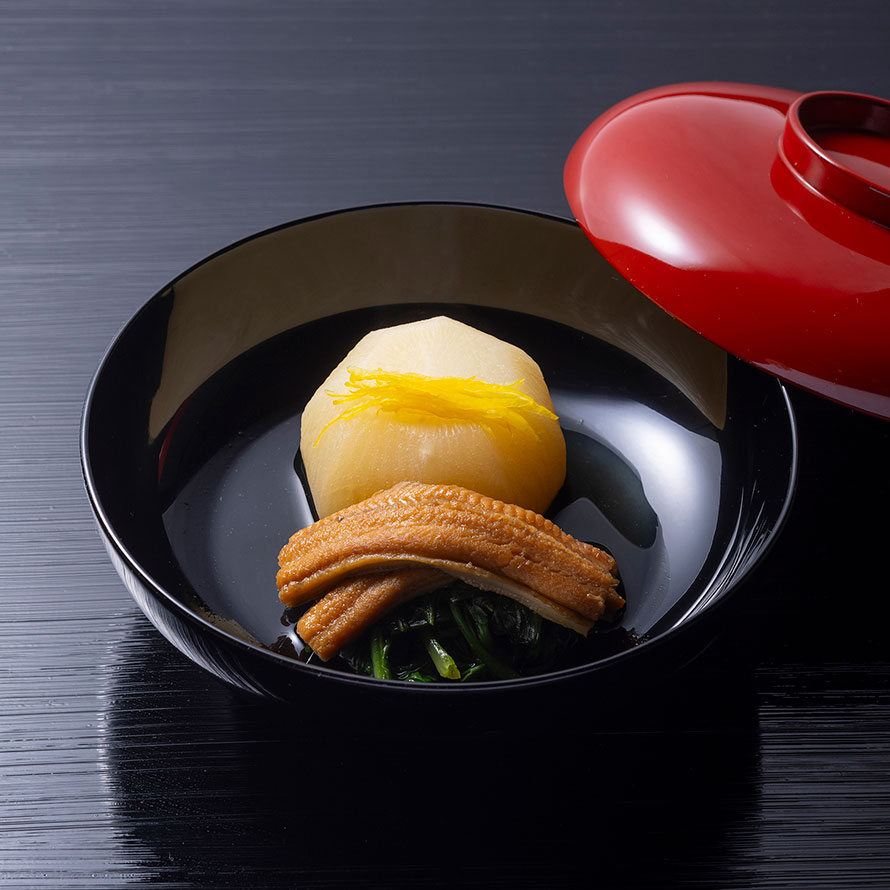 十五代目の守破離──京都『瓢亭』の「小蕪、菊菜、伝助穴子の炊合せ