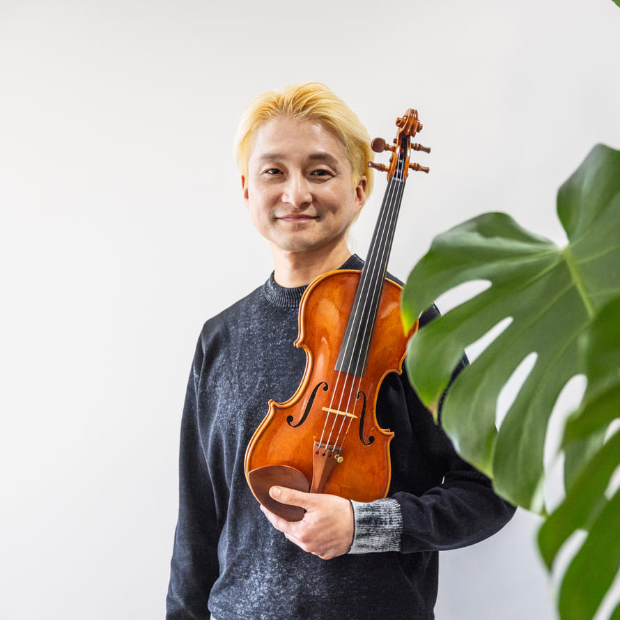 NAOTOさん【前編】思い出の街、神戸でクリスマスライブ ｜ amakara.jp