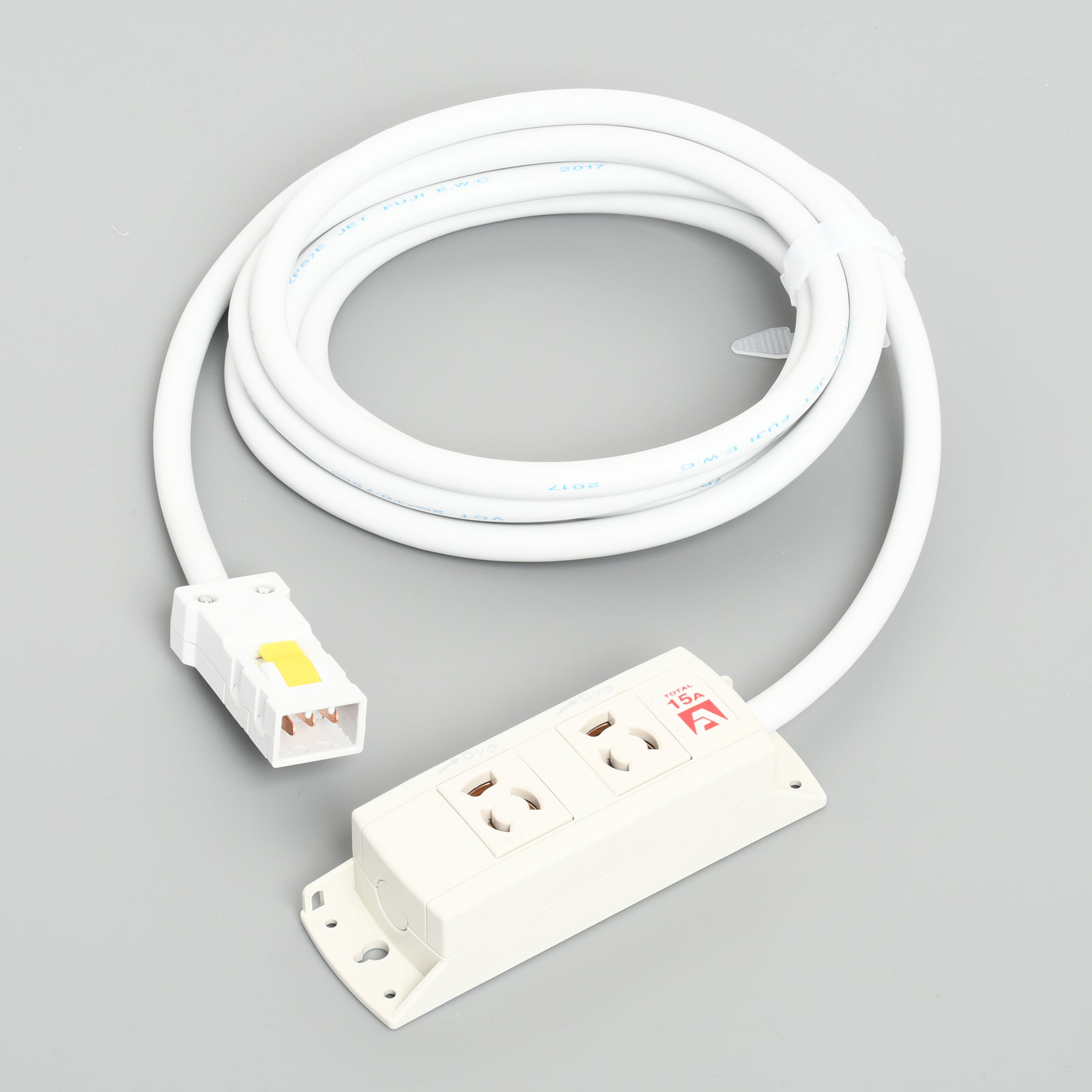 KC1146 接地形2P 15A 125V マルチユースOAタップ 抜止形2ヶ口 コード3M