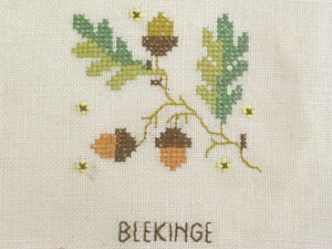 アンティーク＆ヴィンテージ W122 クロスステッチ どんぐり Blekinge