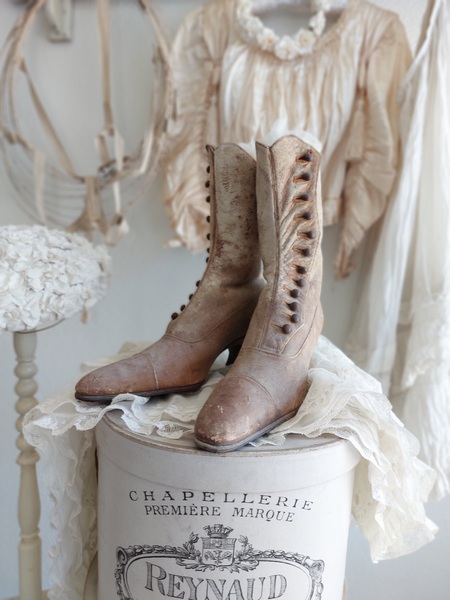 ヴィクトリアンボタンアップブーツ アンティークショップ