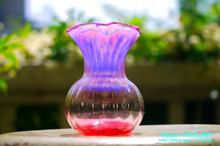 ヴィクトリアン オパレッセント クランベリーガラス ヴァーズ 花器 花瓶