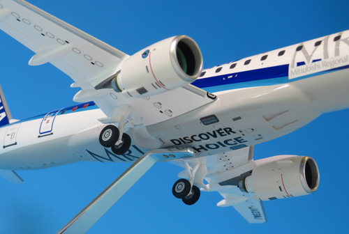 MR19010 1:100 MRJ90 JA23MJ ファンボローエアショー飛行展示機 完成品