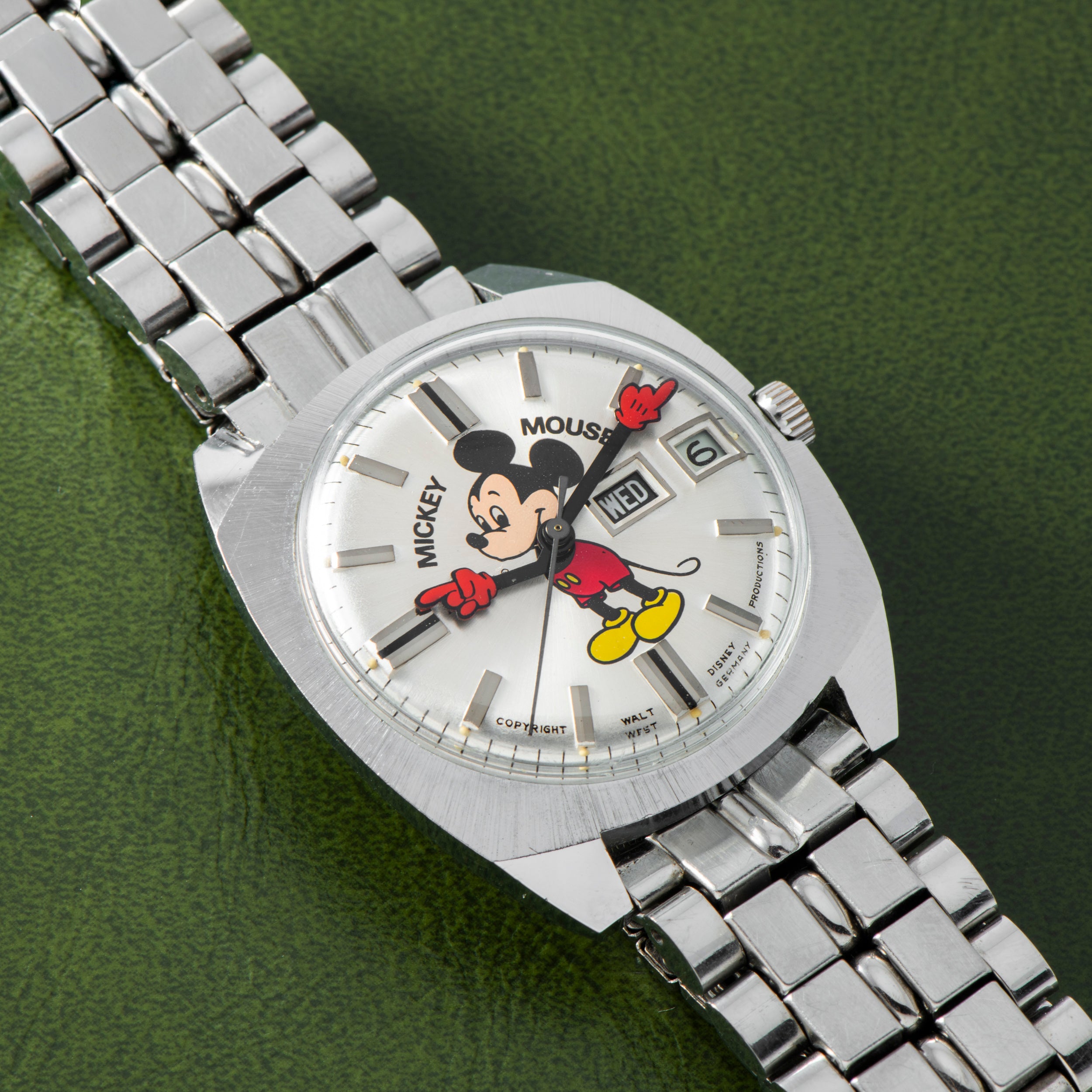 Helbros Mickey Mouse – Analog:Shift